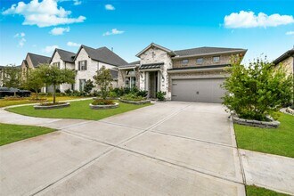 5042 Albany Shores Ln in Fulshear, TX - Building Photo - Building Photo