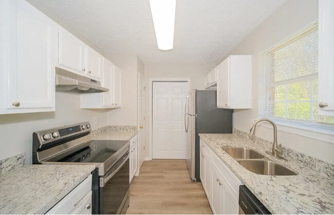 135 Cactus Ln in Stockbridge, GA - Building Photo - Building Photo