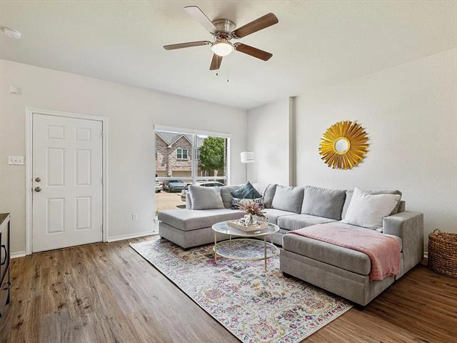 2305 Homewood Ln in Grand Prairie, TX - Building Photo - Building Photo