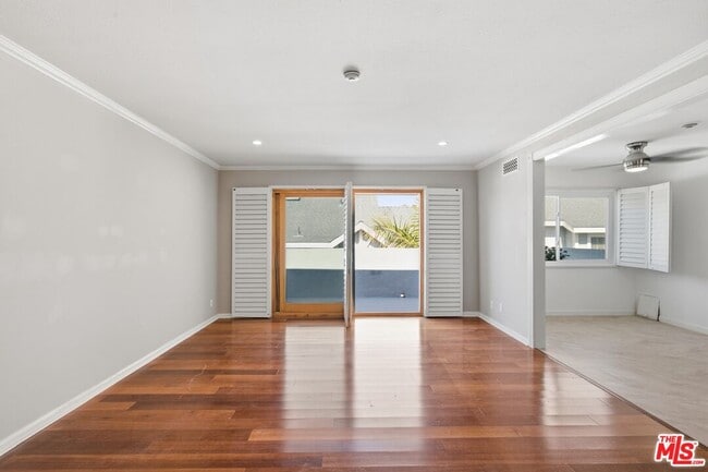 property at 1807 Carnegie Ln