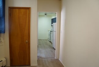 18 Liberty Ave, Unit APT 3 in Jersey City, NJ - Foto de edificio - Building Photo