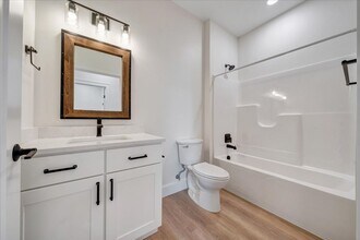 528 E Cleveland Ave in Vinton, VA - Building Photo - Building Photo