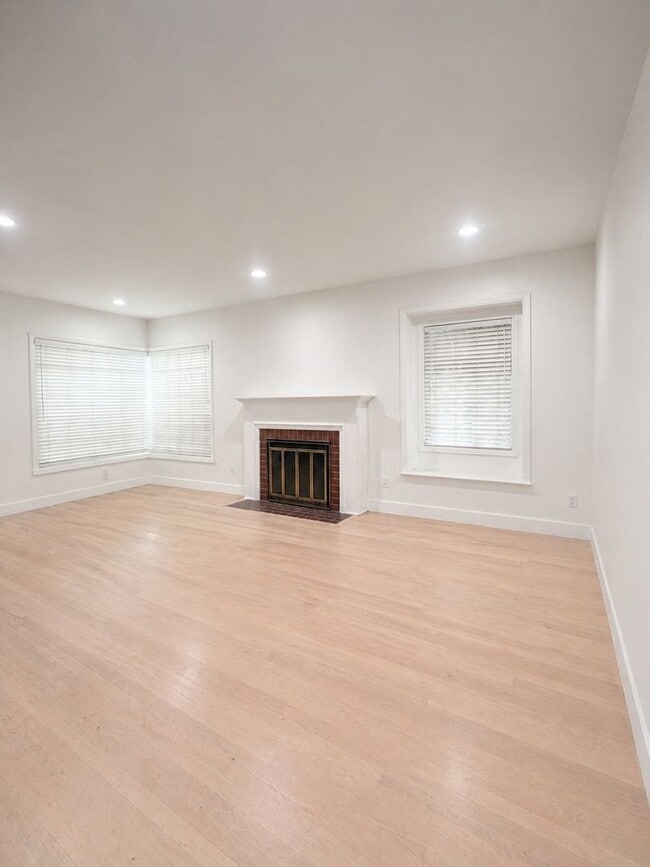 2762 Marty Way in Sacramento, CA - Building Photo - Building Photo