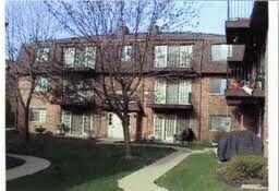 Century Point Apartments in Glendale Heights, IL - Building Photo