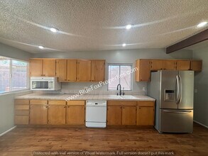 3202 W Calle Fresa in Tucson, AZ - Building Photo - Building Photo
