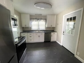 204 Kuhne Blvd in Troy, MO - Building Photo - Building Photo