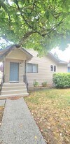 7321 31st Ave SW in Seattle, WA - Building Photo