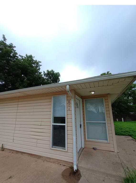 804 E Forrest St in Crescent, OK - Building Photo - Building Photo