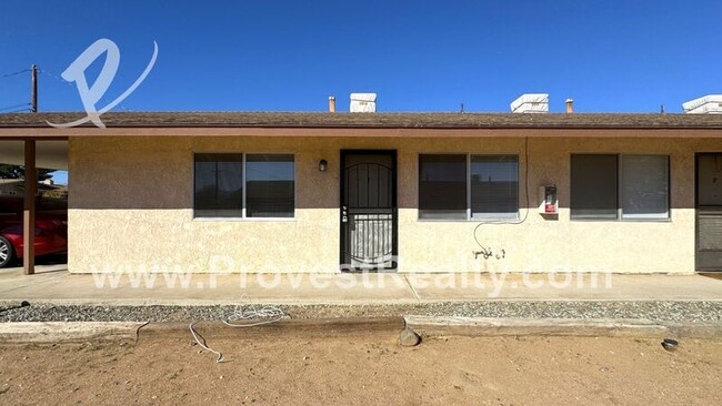 15946 Orange St in Hesperia, CA - Building Photo - Building Photo