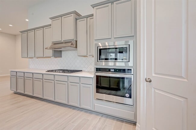 property at 2211 Flamenco St