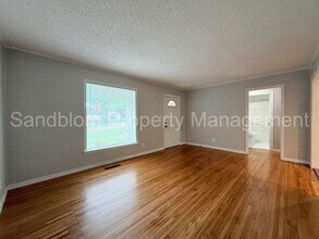 4930 E 2nd St S in Tulsa, OK - Building Photo - Building Photo