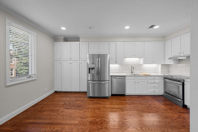 property at 3733 West End Ave