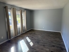 316 Homeview Dr in Brandenburg, KY - Building Photo - Building Photo