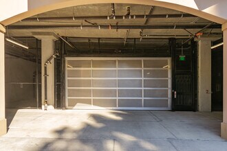 777 Walnut St in San Carlos, CA - Foto de edificio - Building Photo