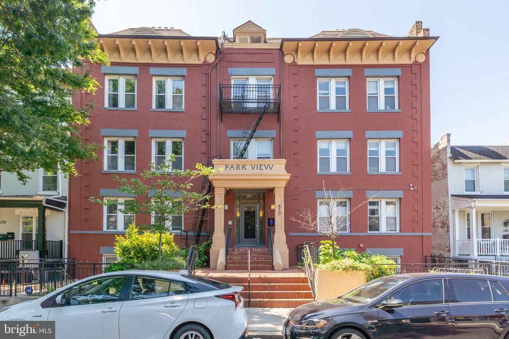 610 Irving St NW in Washington, DC - Foto de edificio