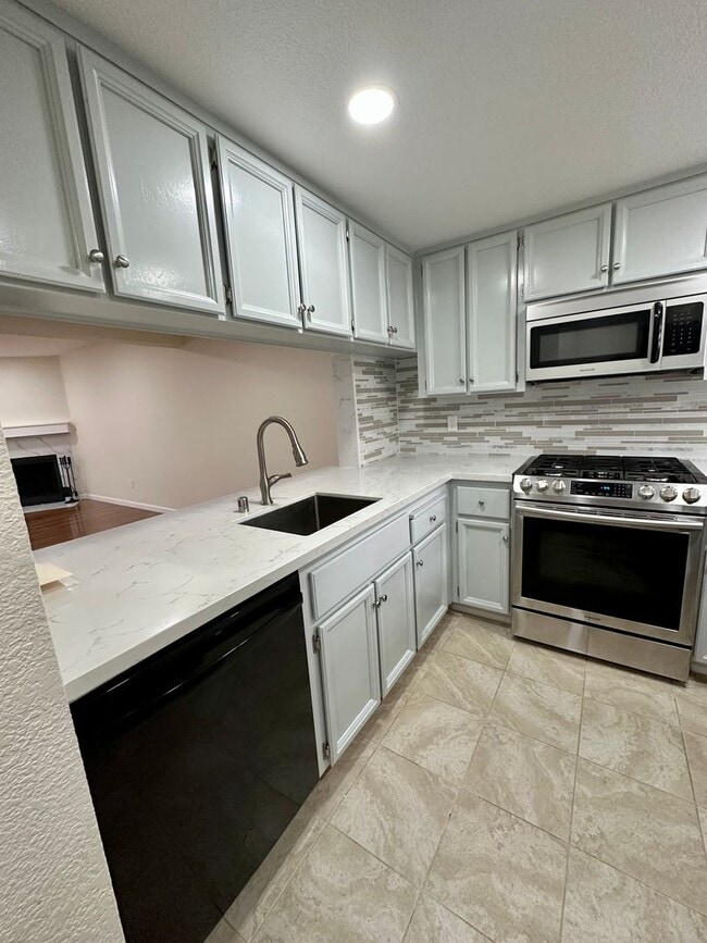 6063 Joaquin Murieta Ave in Newark, CA - Building Photo - Building Photo