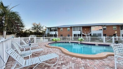 22333 Edgewater Dr in Port Charlotte, FL - Building Photo - Building Photo