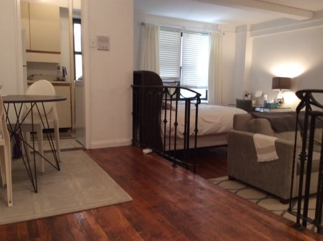 200 W 20th St in New York, NY - Building Photo