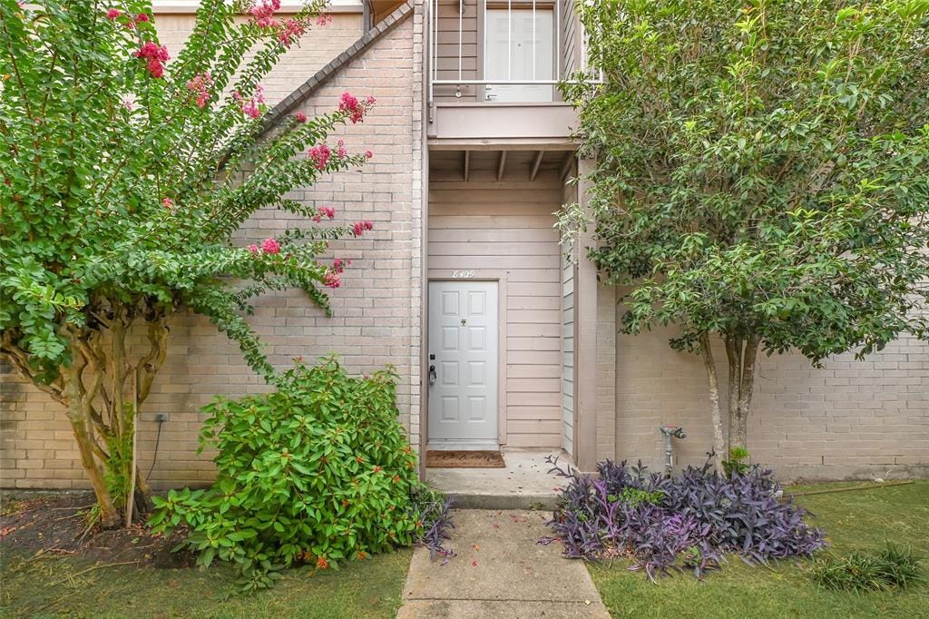8409 Sands Point Dr in Houston, TX - Building Photo