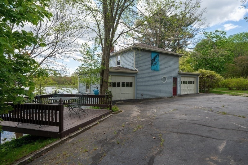 98 Linwood St in Uxbridge, MA - Foto de edificio