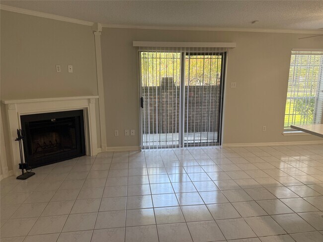 2120 El Paseo St in Houston, TX - Building Photo - Building Photo