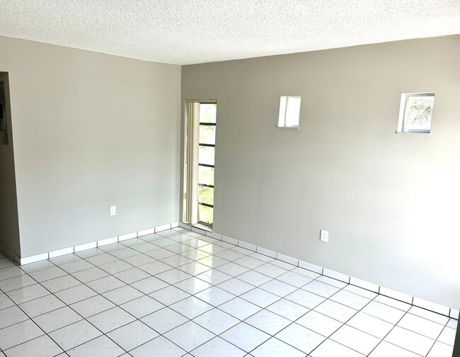 3605 SW 17th St in Miami, FL - Building Photo - Building Photo