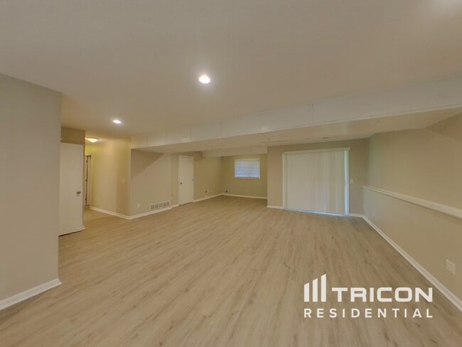 12015 60th Pl N in Minneapolis, MN - Building Photo - Building Photo