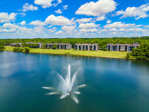 Lakeside in Jacksonville, FL - Foto de edificio - Building Photo