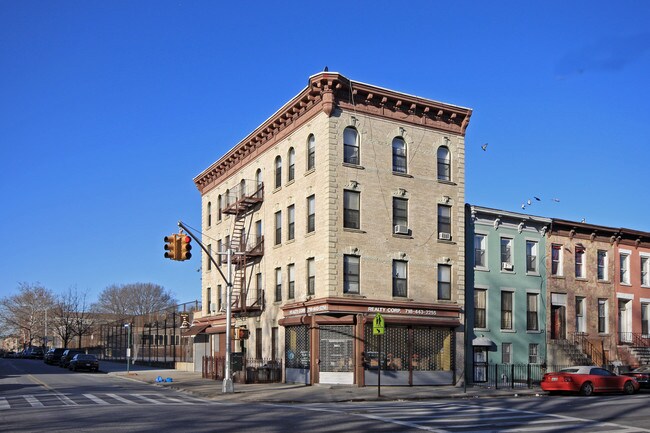 102 Howard Ave