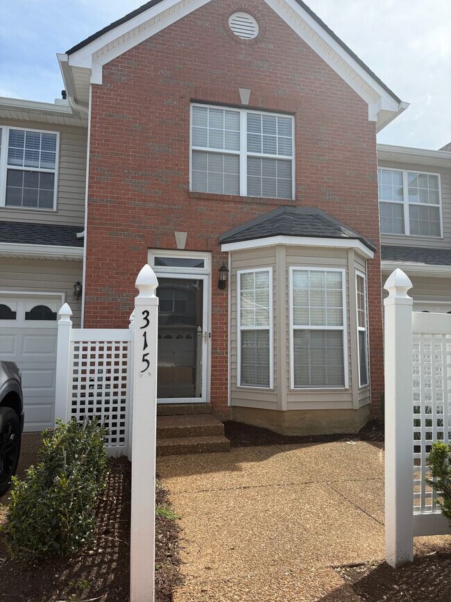 315 Hanley Ln in Franklin, TN - Building Photo - Building Photo