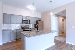 307 W Johnstown Rd in Gahanna, OH - Building Photo