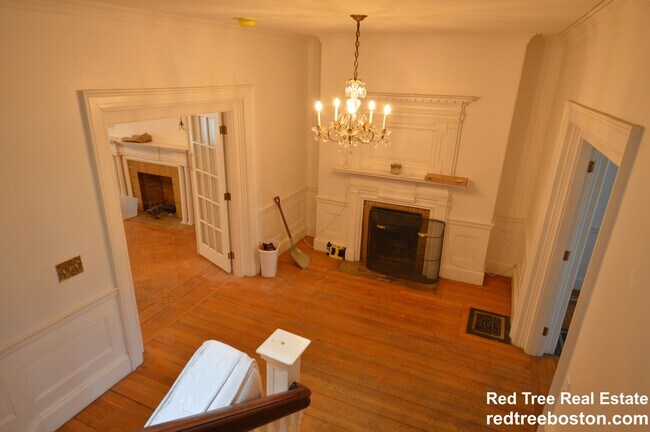 1726 Beacon St in Brookline, MA - Building Photo - Building Photo
