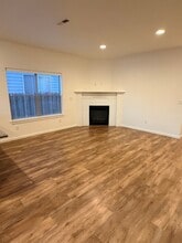 450 SW 3rd Ave in Canby, OR - Building Photo - Building Photo