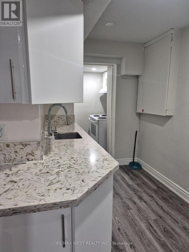 28 Pennsylvania Ave in Brampton, ON - Building Photo - Building Photo