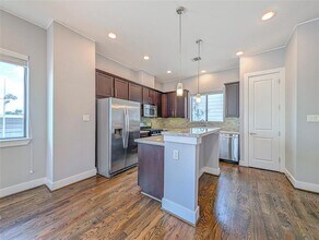 2503 Garrow St in Houston, TX - Building Photo - Building Photo