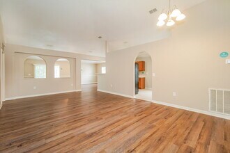 5051 Preserve Blvd in St. Cloud, FL - Foto de edificio - Building Photo