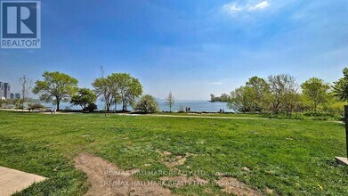 38-4138 Annie Craig Dr in Toronto, ON - Building Photo - Building Photo