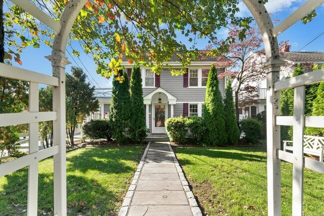 2630 Boston Post Rd