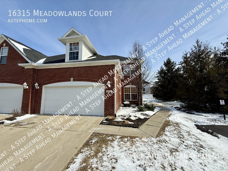 16315 Meadowlands Ct in Westfield, IN - Building Photo