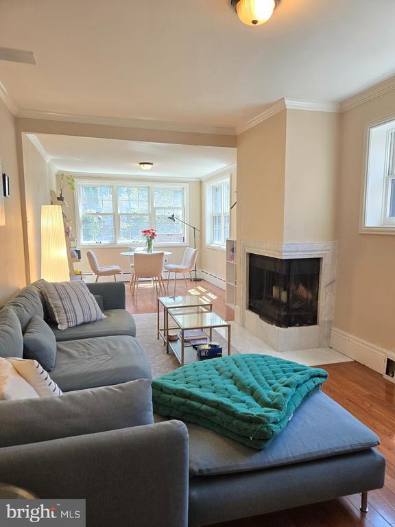property at 2402 Lombard St