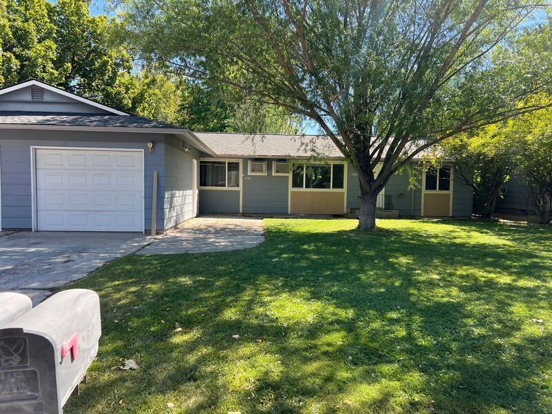 1760 S Barlow Ln in Boise, ID - Building Photo