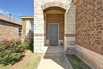 154 Palm Dr in Buda, TX - Building Photo - Building Photo