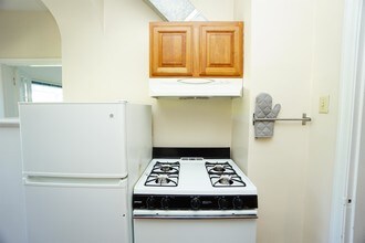 1846 Spruce St-Unit -26 in Berkeley, CA - Building Photo - Building Photo