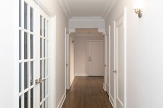 ATWATER APARTMENTS in Montréal, QC - Building Photo - Building Photo