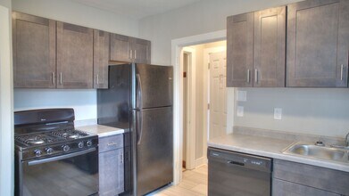 2977 N Murray Ave in Milwaukee, WI - Building Photo - Building Photo