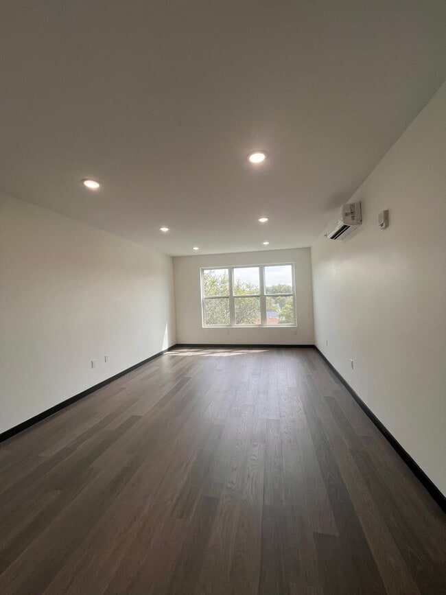 133 Mallory Ave, Unit 506 in Jersey City, NJ - Building Photo - Building Photo