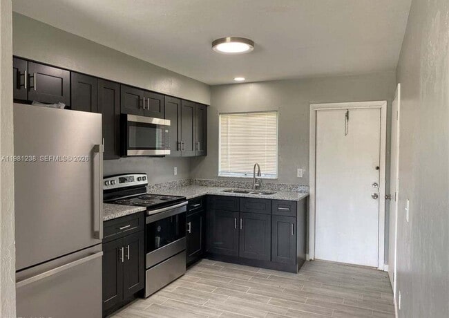 138 Gordon Ave S in Lehigh Acres, FL - Building Photo - Building Photo