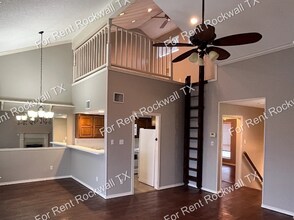 526 Yacht Club Dr in Rockwall, TX - Building Photo - Building Photo