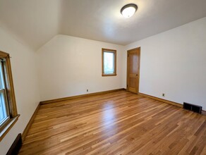 81 Winona St E in St. Paul, MN - Building Photo - Building Photo