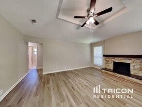 810 Fondren Dr in Arlington, TX - Building Photo - Building Photo